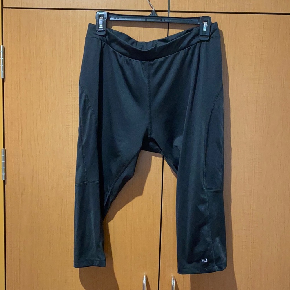DONATED…Layer 8 workout capris